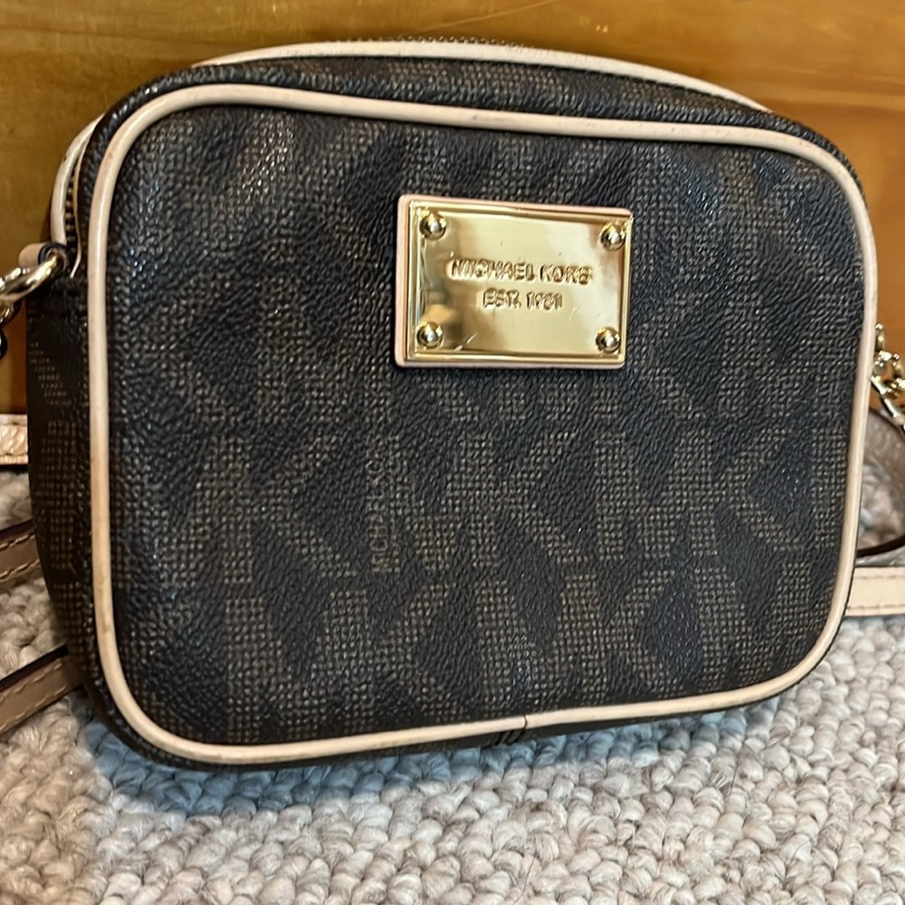 Michael Kors Logo Brown Crossbody Bag - Picture 2 of 9